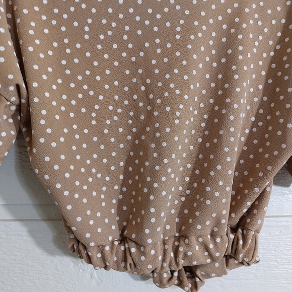 boohoo Polka Dot Ruffle Sleeve Tan Top- 4 - Picture 4 of 6